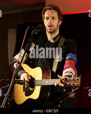 Chris Martin besucht XFM - London Stockfoto