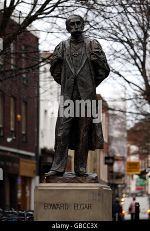 Edward Elgar Statue - Worcester. Ein allgemeines Stockbild der Edward Elgar Statue auf der High Street in Worcester Stockfoto