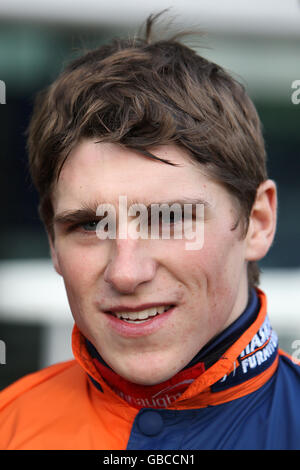 Pferderennen - das BGC-Weihnachtstreffen - Tag zwei - Ascot Racecourse. Jockey Harry Skelton Stockfoto