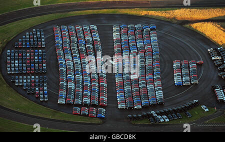Tausende von Autos im Nissan-Werk in Sunderland. Stockfoto
