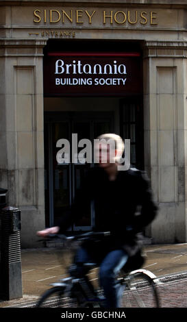 Das Schild vor der Britannia Building Society in Cambridge, Cambridgeshire. Stockfoto