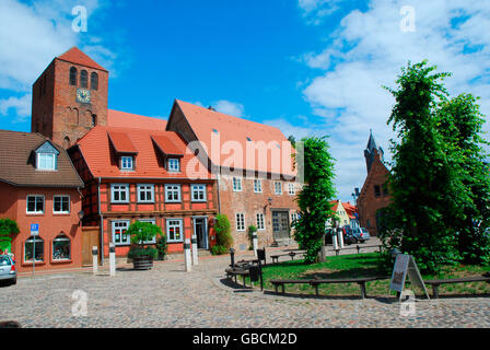 Backsteinhaeuser, Müritz, Waren, Seenplatte, Mecklenburg-Vorpommern, Deutschland Stockfoto