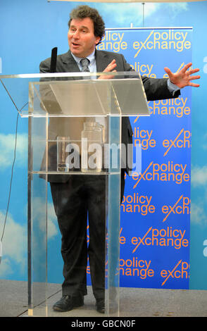 Oliver Letwin, Chairman der konservativen Politiküberprüfung, hält eine Rede zum Thema Regulierung vor dem Think Tank Policy Exchange in London. Stockfoto