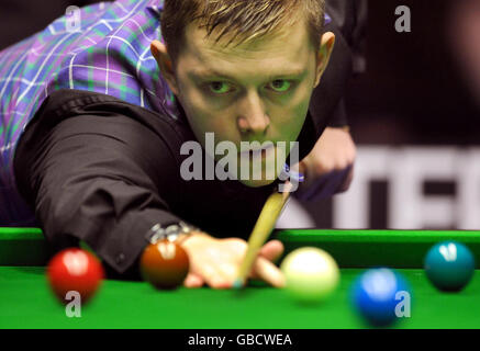 Snooker - Masters 2009 - Tag Zwei - Wembley Arena. Mark Allen spielt eine Aufnahme während der Masters in der Wembley Arena, London. Stockfoto