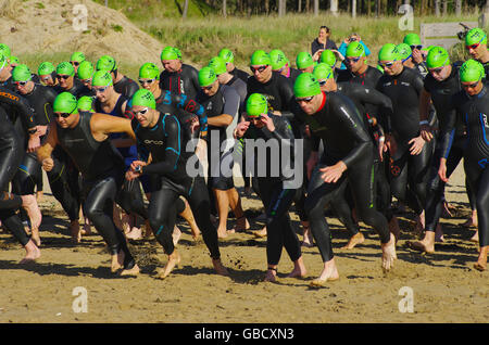 Konkurrenten, Anglesey Sandman Triathlon, Nordwales, Stockfoto