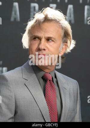 LONDON - 5. Juli 2016: Christoph Waltz besucht die Europa-Premiere von die Legende von Tarzan im Odeon Leicester Square auf Stockfoto