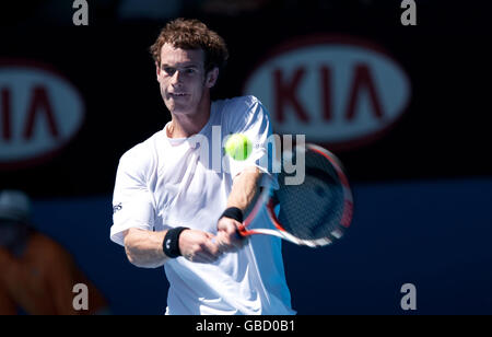 Der britische Andy Murray im Einsatz gegen den rumänischen Andrei Pavel während der Australian Open 2009 im Melbourne Park, Melbourne, Australien. Stockfoto