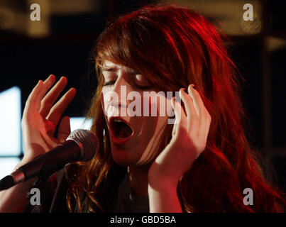 Florence and the Machine führen für Absolute Radio - London Stockfoto