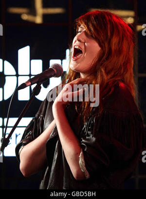 Florence and the Machine führen für Absolute Radio - London Stockfoto