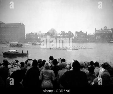 Rudern - 98. Regatta - Universität Oxford V Cambridge University Stockfoto