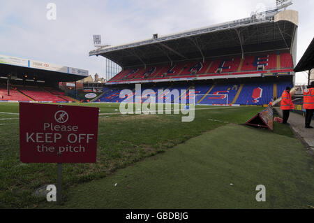 Fußball - Coca-Cola Football League Championship - Crystal Palace gegen Blackpool - Selhurst Park. Selhurst Park mit Blick auf den Holmesdale Road Stand Stockfoto