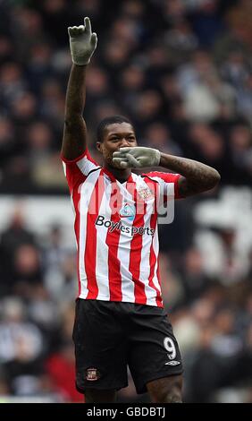 Fußball - Barclays Premier League - Newcastle United / Sunderland - St James' Park. Der Djibril Cisse von Sunderland feiert, nachdem er das erste Tor erzielt hat Stockfoto