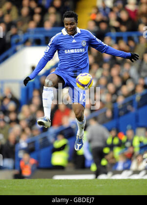 Fußball - Barclays Premier League - Chelsea gegen Hull City - Stamford Bridge. Chelseas John Mikel Obi während des Spiels der Barclays Premier League in Stamford Bridge, London. Stockfoto