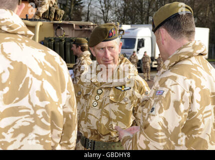 Prince Of Wales trifft den Welsh Guards Stockfoto