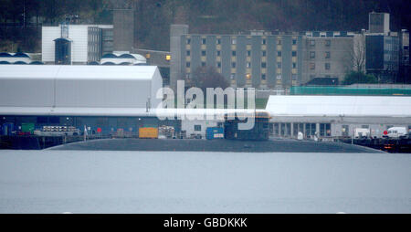 Eine allgemeine Ansicht der Faslane Navy Basis auf dem Clyde, Schottland, wo HMS Vanguard ist derzeit angedockt, nachdem es in einem Absturz mit Französisch Sub Le Triomphant in der Mitte des Atlantiks beteiligt war. Stockfoto