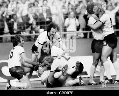 Fußball - Welt-Cup West Deutschland 74 - Gruppe B - West Deutschland / Jugoslawien Stockfoto