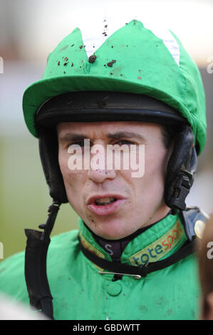 Pferderennen - Royal Artillery Gold Cup Day - Sandown Park. Jockey Paddy J Brennan Stockfoto