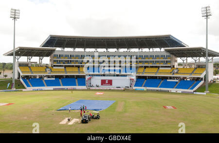 Die Szene auf dem Sir Vivian Richards Cricket Ground nach dem Spiel wird für den Tag auf dem Sir Vivian Richards Cricket Ground in Antigua aufgegeben. Stockfoto