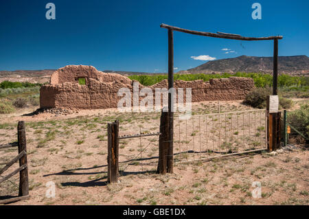 Ruinen der Kirche von Santa Rosa de Lima in der Nähe von Abiquiu, New Mexico, USA Stockfoto