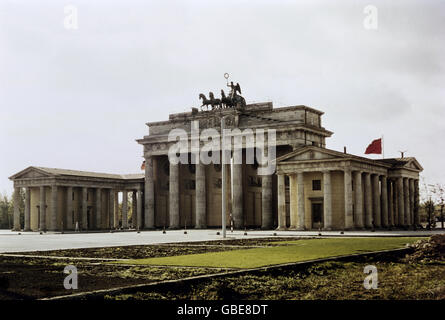 Geographie / Reisen, Deutschland, Berlin, Brandenburger Tor, aus Osten, 1959, Zusatz-Rechte-Clearences-nicht vorhanden Stockfoto