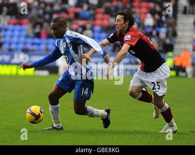 Fußball - Barclays Premier League - Wigan Athletic V Fulham - JJB Stadium Stockfoto