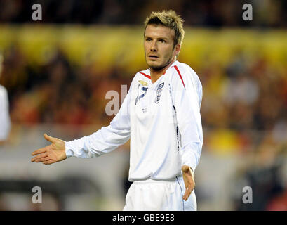 Der Engländer David Beckham reagiert während des Internationalen Freundschaftstreckens im Ramon Sanchez Pizjuan Stadion in Sevilla, Spanien. Stockfoto