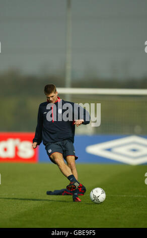 Fußball - Internationale Freundschaften - Schweden gegen England - England Training. Steven Gerrard aus England beim Training Stockfoto