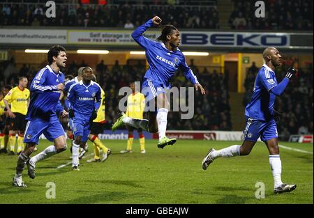 Chelsea's Nicolas Anelka (rechts) feiert das 2. Tor des Spiels, mit Teamkollegen Didier Drogba (Mitte) und Michael Ballack. Stockfoto