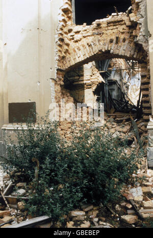 Ereignisse, Kroatischer Unabhängigkeitskrieg 1991 - 1995, zerstörte Kirche in Karlovac, Kroatien, August 1992, Jugoslawien, Jugoslawienkriege, Balkan, Konflikt, Zerstörung, 1990er, 90er, 20. Jahrhundert, historisch, historisch, NICHT, zusätzliche-Rechte-Clearences-nicht verfügbar Stockfoto