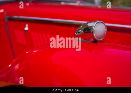 Detail des vorderen Flügels der 1950er Jahre MG TF Sportwagen, England. Stockfoto