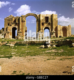 Geographie / Reisen, Jordanien, Jerash, Römische Stadt Gerasa 2./3. Jahrhundert n. Chr., Triumphbogen, erbaut 129 n. Chr. zu Ehren Kaiser Adrians, Ruine, um 1980, Zusatzrechte-Clearences-nicht vorhanden Stockfoto