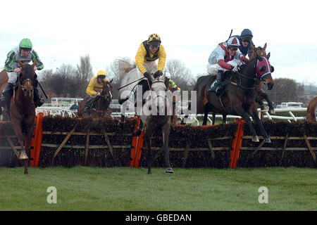 Horse Racing - Martell Grand National Meeting 2004 - Aintree Stockfoto