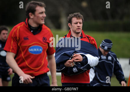 Rugby Union - Schottland Training Session - Myreside Road. Schottlands Jason White (Mitte) während der Trainingseinheit im Watsonian Club, Edinburgh. Stockfoto