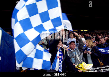 Fußball - Nationwide Conference - Chester City / Scarborough. Fans von Chester City feiern die Promotion ihres Teams Stockfoto