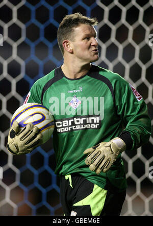 Fußball - Coca-Cola League One - Leicester City / Oldham Athletic - Walkers Stadium. Oldham Dean Windass im Tor, nachdem Greg Fleming während des Coca Cola League One-Spiels im Walkers Stadium, Leicester, abgeschickt wurde. Stockfoto