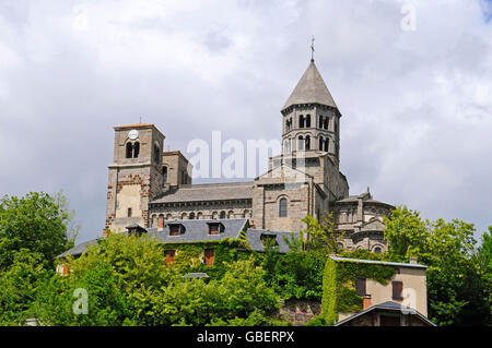 Kirche Notre-Dame-du-Mont-Cornadore de Saint-Nectaire, Saint-Nectaire, Le Puy-En-Velay, Departement Haute-Loire, Auvergne, Frankreich Stockfoto