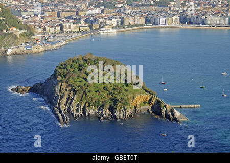 Santa Clara, Insel, La Concha-Bucht, Blick vom Monte Igueldo, San Sebastian, Pais Vasco, Baskenland, Spanien Stockfoto