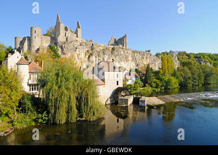 Burg, Wassermühle, Fluss Anglin, Angles Sur l'Anglin, Poitiers, Departement Vienne, Poitou-Charentes, Frankreich Stockfoto