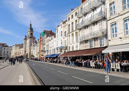 Porte De La Grosse Horloge, Uferpromenade, La Rochelle, Departement Charente-Maritime, Poitou-Charentes, Frankreich Stockfoto