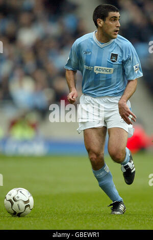 Fußball - FA Barclaycard Premiership - Manchester City gegen Fulham. Claudio Reyna von Manchester City Stockfoto