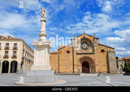 Kirche von San Pedro, Plaza de Santa Teresa, Avila, Provinz Ávila, Kastilien und Leon, Spanien / Iglesia de San Pedro, Castilla y Leon Stockfoto