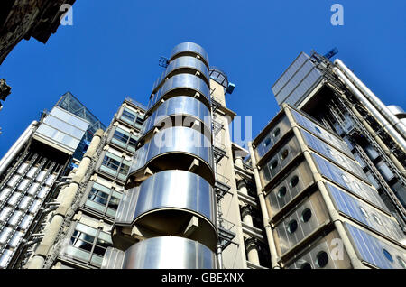 London, England, Vereinigtes Königreich. Das Lloyd Bau (Richard Rogers: 1978-1986) in der Kalk-Straße 1. Haus von Lloyds of London Versicherung Stockfoto