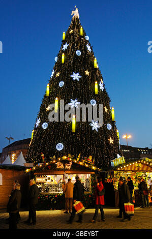 Weihnachtsmarkt, Messe, Weihnachtsbaum, Dortmund, Nordrhein-Westfalen, Deutschland Stockfoto