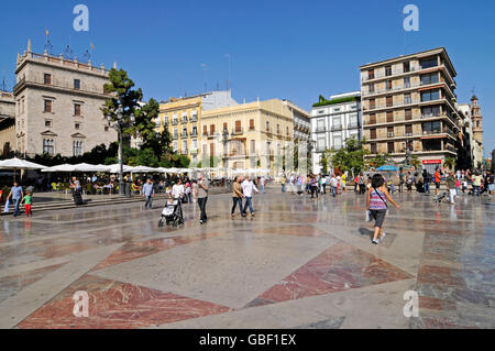 Touristen, Plaza De La Virgen, quadratisch, Valencia, Valencia, Spanien, Europa Stockfoto