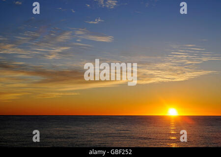 Sonnenaufgang, Mittelmeer, Mittelmeer, Meer, Altea, Costa Blanca, Provinz Alicante, Spanien, Europa Stockfoto