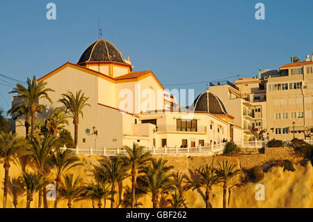 San Jaime, Kirche, Palmen, Abendlicht, Benidorm, Costa Blanca, Provinz Alicante, Spanien, Europa Stockfoto