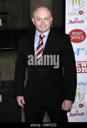 Ross Kemp kommt für die Children's Champions Awards im Grosvenor House Hotel im Zentrum von London an. Stockfoto