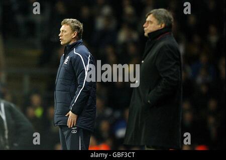 Everton-Manager David Moyes (links) und Blackburn Rovers-Manager Sam Allardyce auf der Touchline während des Spiels. Stockfoto