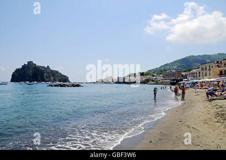 Castello Aragonese, Burg, Pescatori Strand, Insel Ischia, Ischia Ponte, Golf von Neapel, Kampanien, Italien Stockfoto