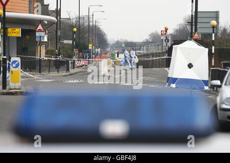 Zwei Jugendliche in London erstochen Stockfoto